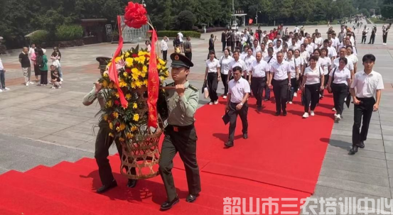 吐魯番市非公有制企業(yè)黨組織書記和黨建指導(dǎo)員示范培訓(xùn)班在韶山開展學(xué)習(xí)培訓(xùn)活動(圖8)